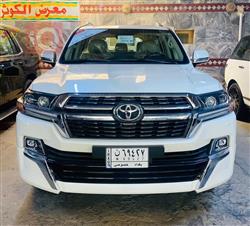 تۆیۆتا لاند کروزەر